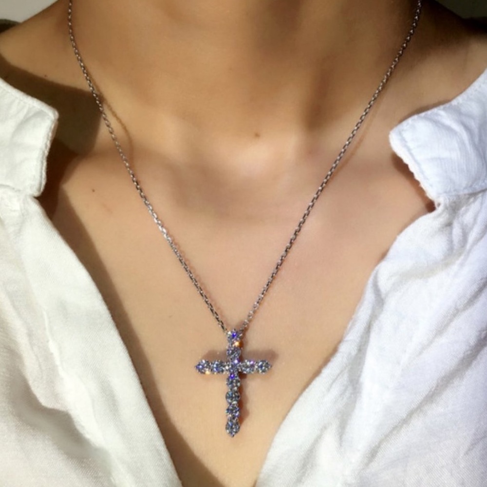 š„NEWšSTERLING SILVER DIAMOND CROSS NECKLACEš„ - Picture 3 of 4